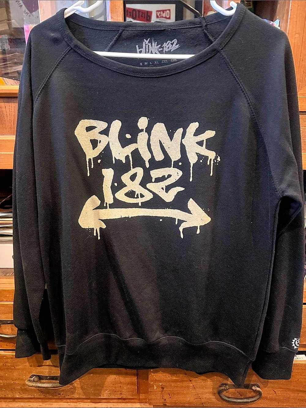 Blink-182 Graphic Sweatshirt in Black Size Large